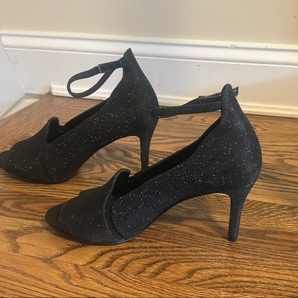 Vaneli Black Heels with Open Toe and Slingback Design - Picture 7 of 7